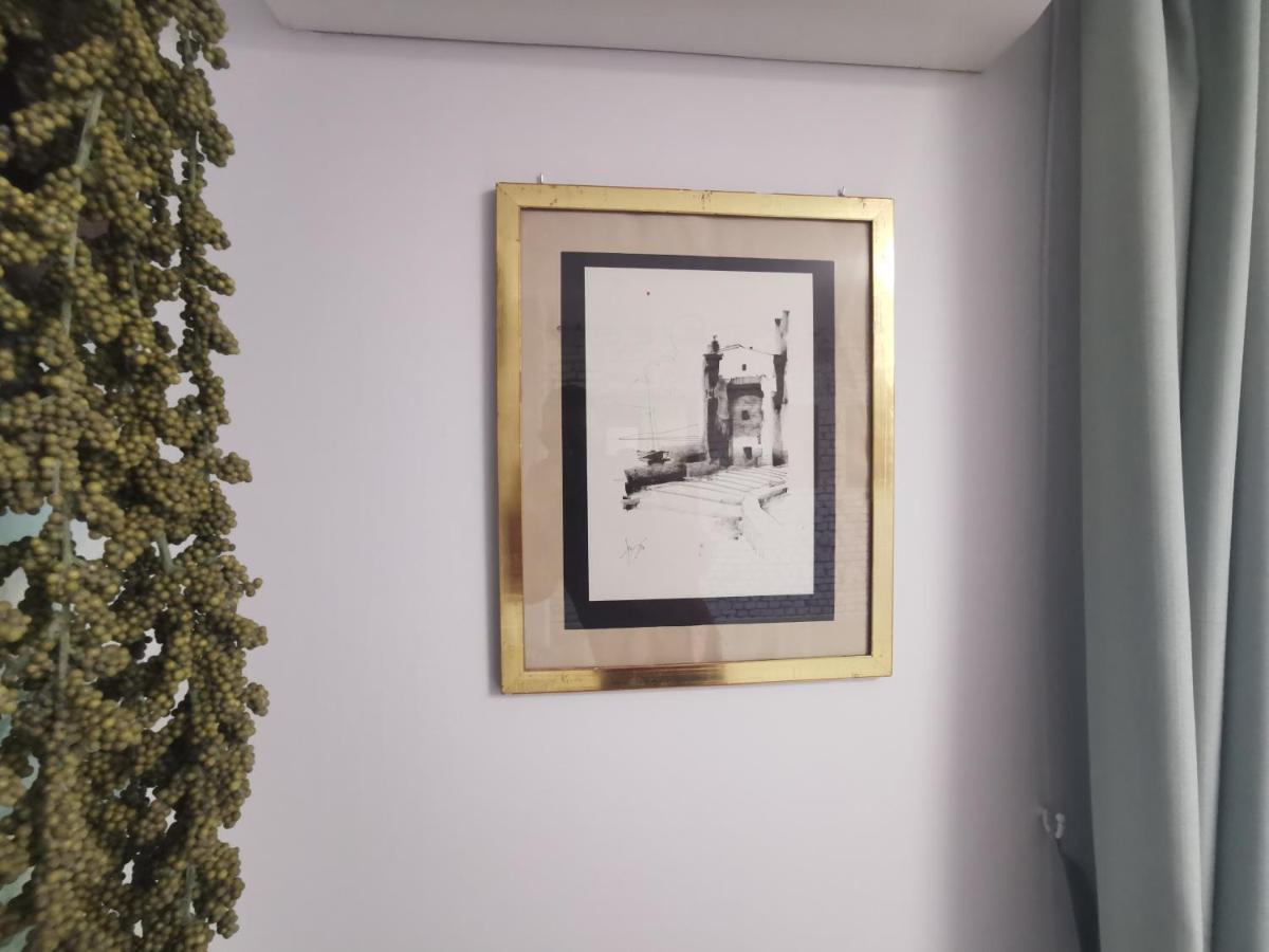 גורה הומורולווי Rose Residence מראה חיצוני תמונה