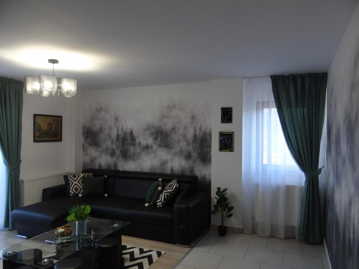 גורה הומורולווי Rose Residence מראה חיצוני תמונה