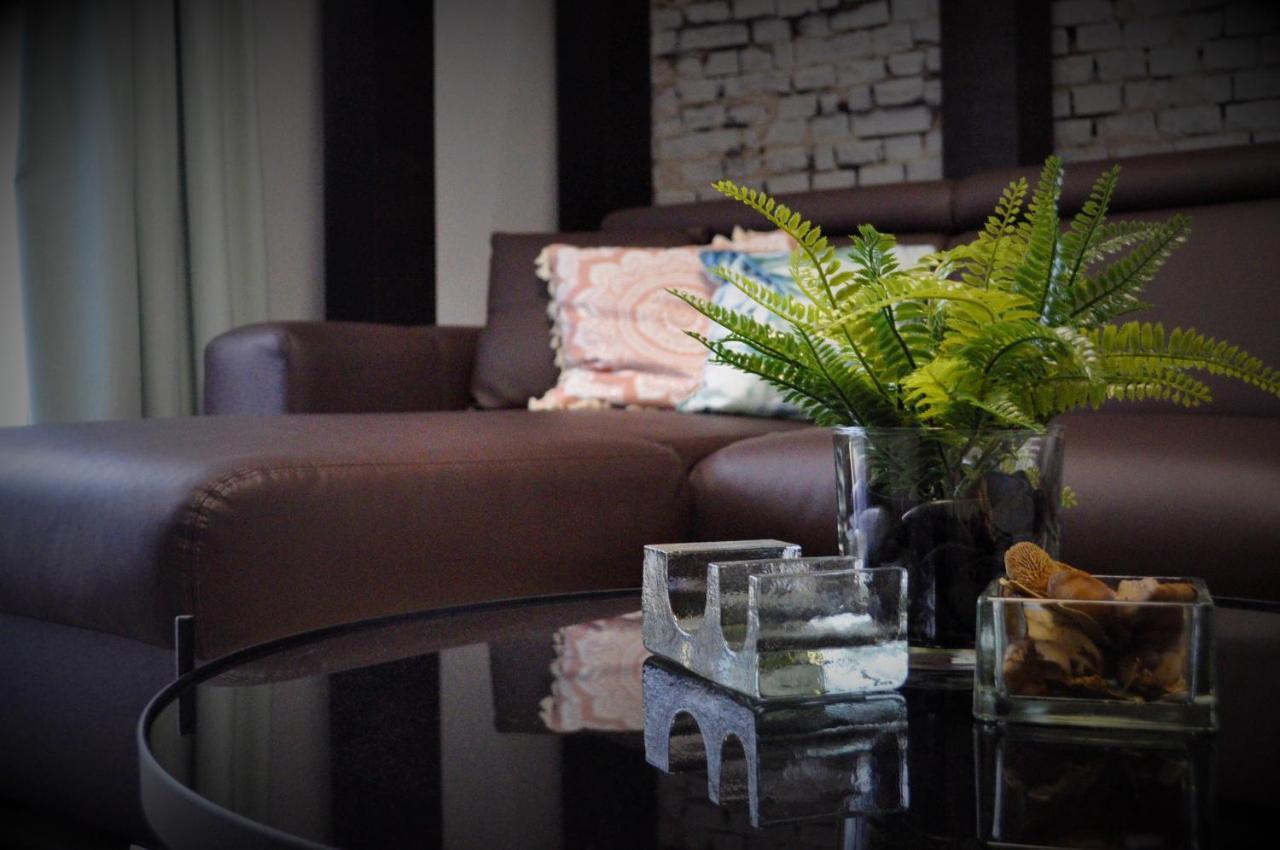 גורה הומורולווי Rose Residence מראה חיצוני תמונה
