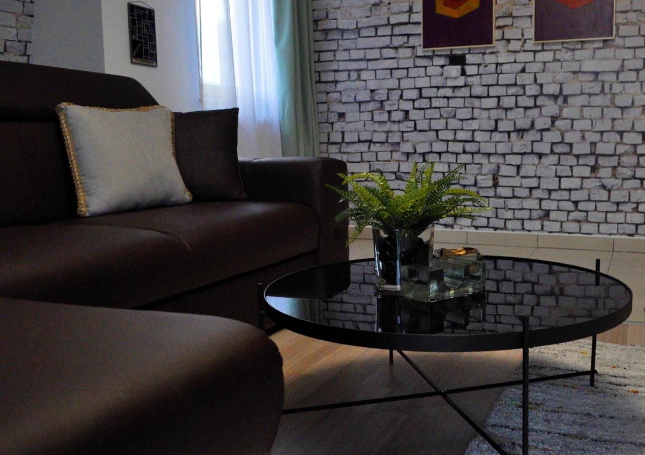 גורה הומורולווי Rose Residence מראה חיצוני תמונה