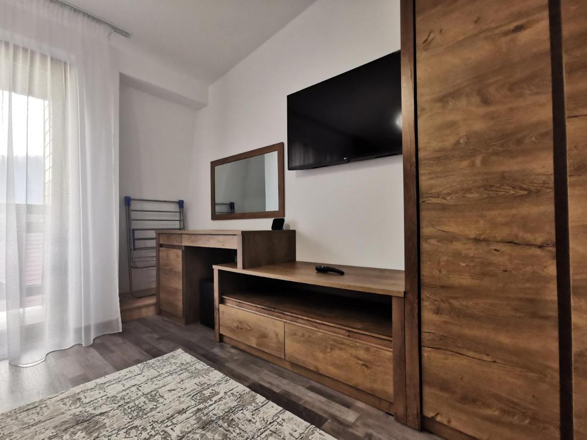 גורה הומורולווי Rose Residence מראה חיצוני תמונה