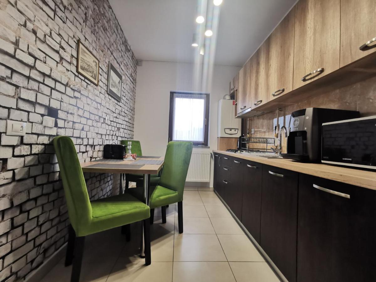 גורה הומורולווי Rose Residence מראה חיצוני תמונה